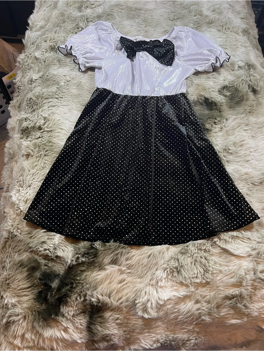 Dreamgirl Black and White Polka Dot Kids Dress with Bow & Puff Sleeves. Size 10